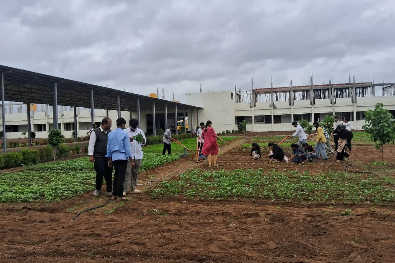 farm-unit-2026.8